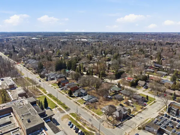 33 College AVE W, Guelph, ON N1G 1R8