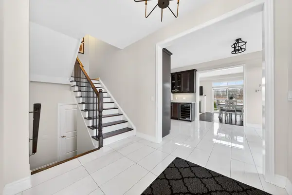 140 Robertson RD, Hamilton, ON L9K 0J7