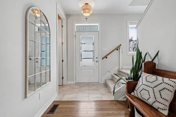 206 Douglas Fir ST, Barrhaven, ON K2J 6P9