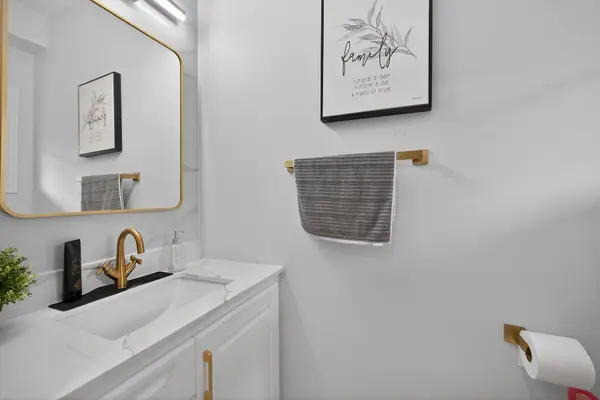 80 Severino CIR #7, West Lincoln, ON L0R 2A0