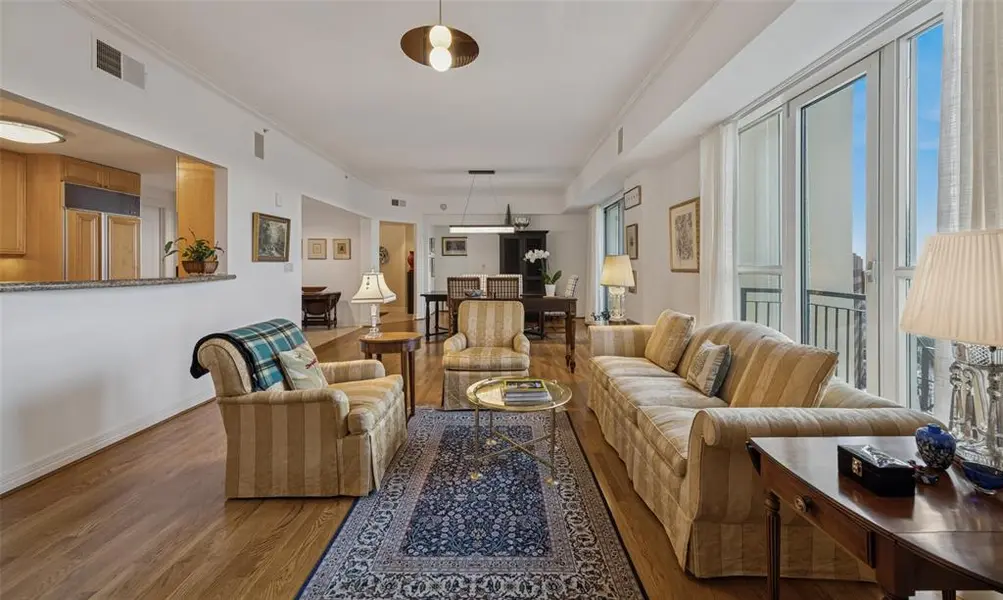 3401 Lee Parkway #2106, Dallas, TX 75219