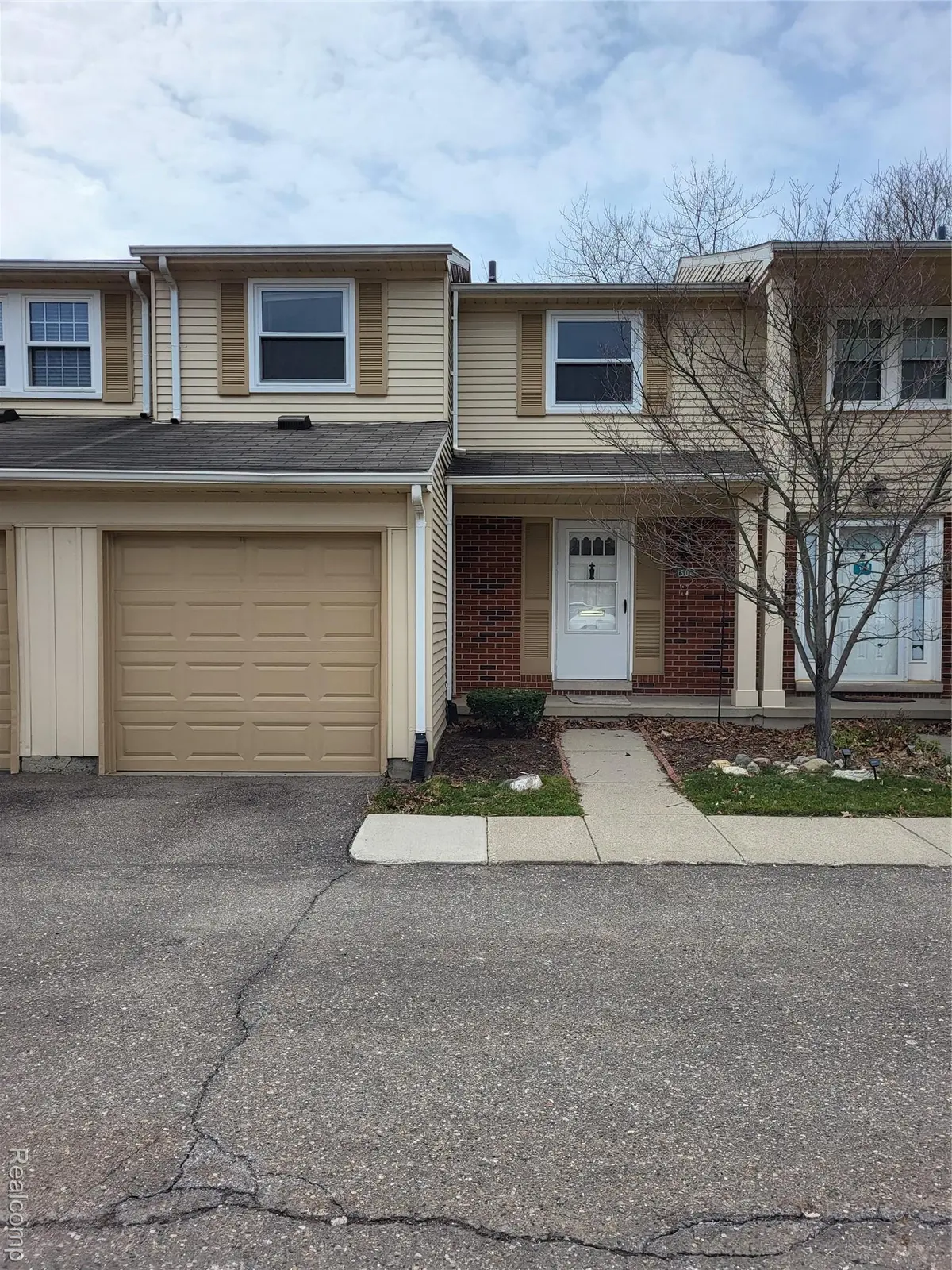 1504 Brentwood DR #201, Troy, MI 48098