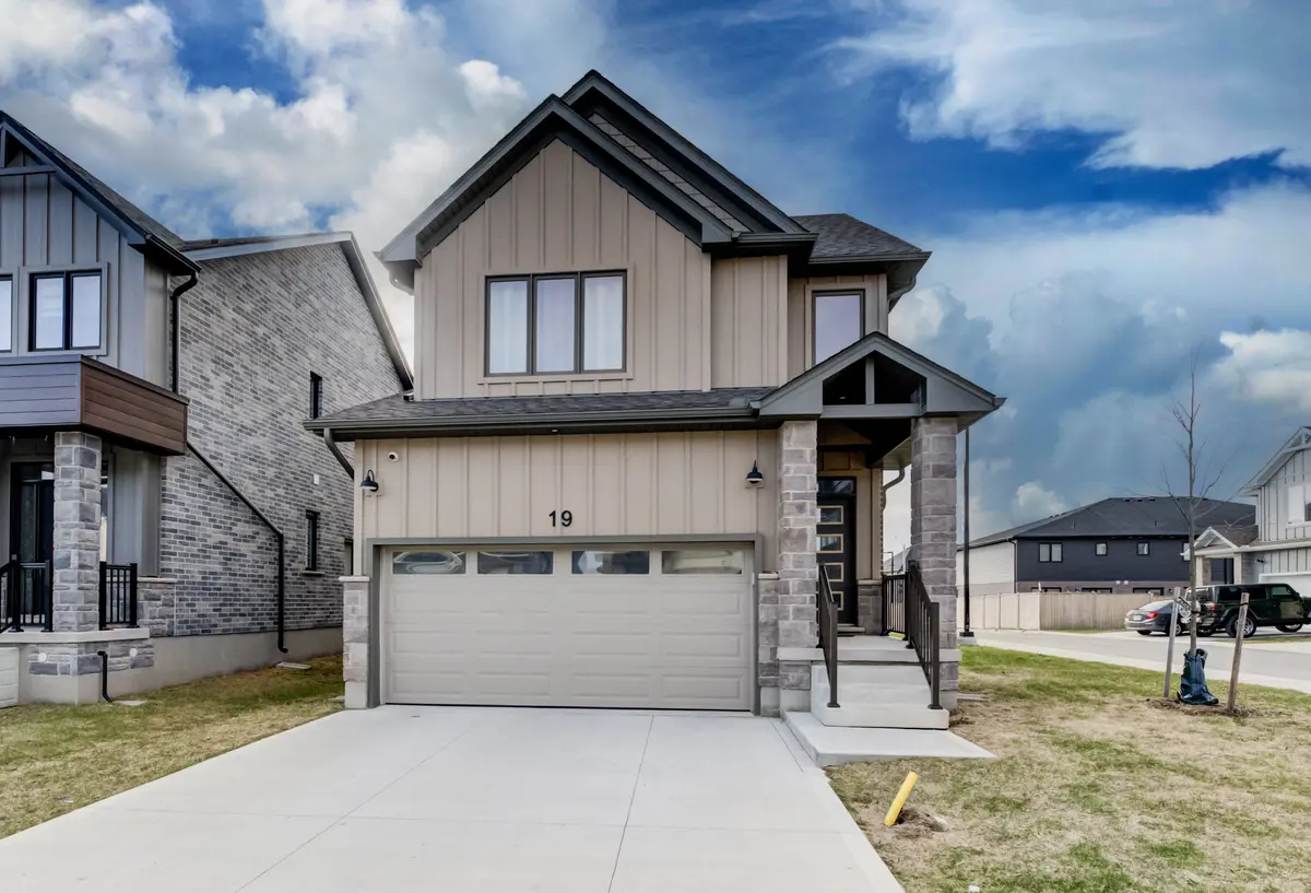 32 Faith ST, Cambridge, ON N1T 0E8