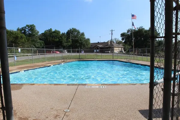 2702 Brazos River Drive, Granbury, TX 76048