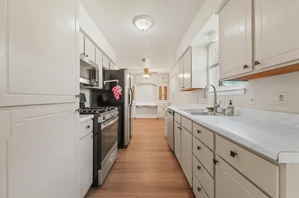 3229 Oak Timber Drive, Forest Hill, TX 76119