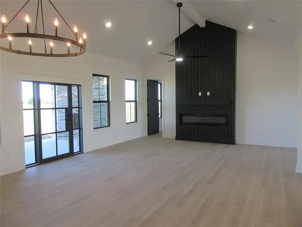 611 Willow Moon Ranch Road, Crawford, TX 76638