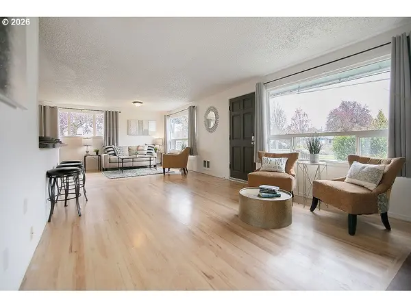 1925 28TH AVE, Longview, WA 98632