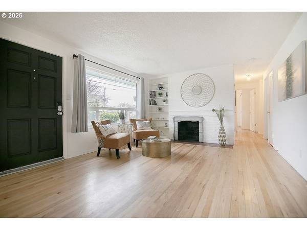 1925 28TH AVE, Longview, WA 98632