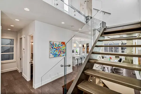 405 29 AVE NE, Calgary, AB T2E 2C5