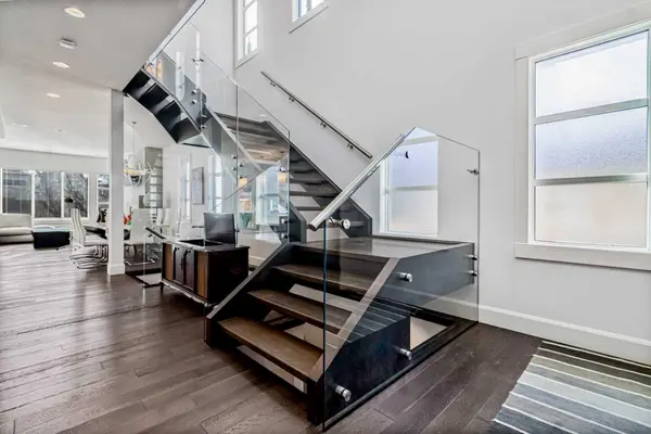 405 29 AVE NE, Calgary, AB T2E 2C5