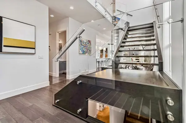 405 29 AVE NE, Calgary, AB T2E 2C5