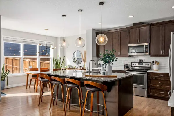 192 Nolanhurst HTS NW, Calgary, AB T3R 1S6