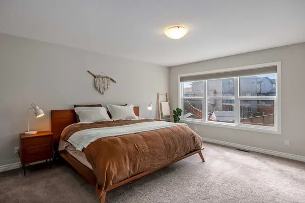 192 Nolanhurst HTS NW, Calgary, AB T3R 1S6