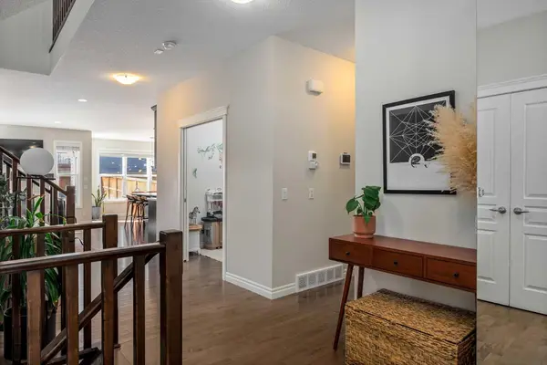 192 Nolanhurst HTS NW, Calgary, AB T3R 1S6