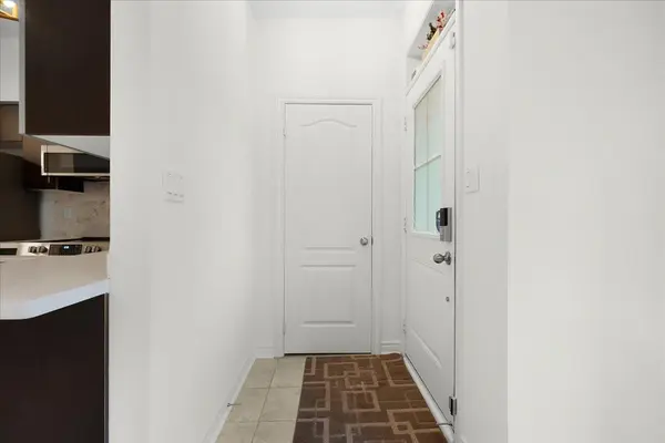 8 Eaton Park LN #17, Toronto E05, ON M1W 0A5