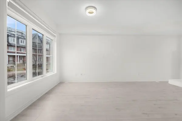 8 Eaton Park LN #17, Toronto E05, ON M1W 0A5