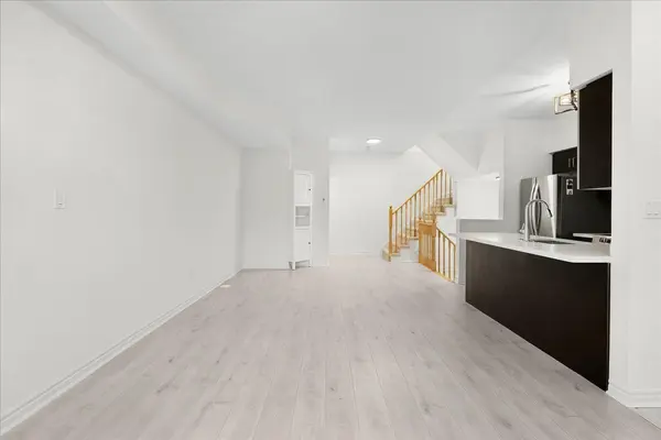 8 Eaton Park LN #17, Toronto E05, ON M1W 0A5