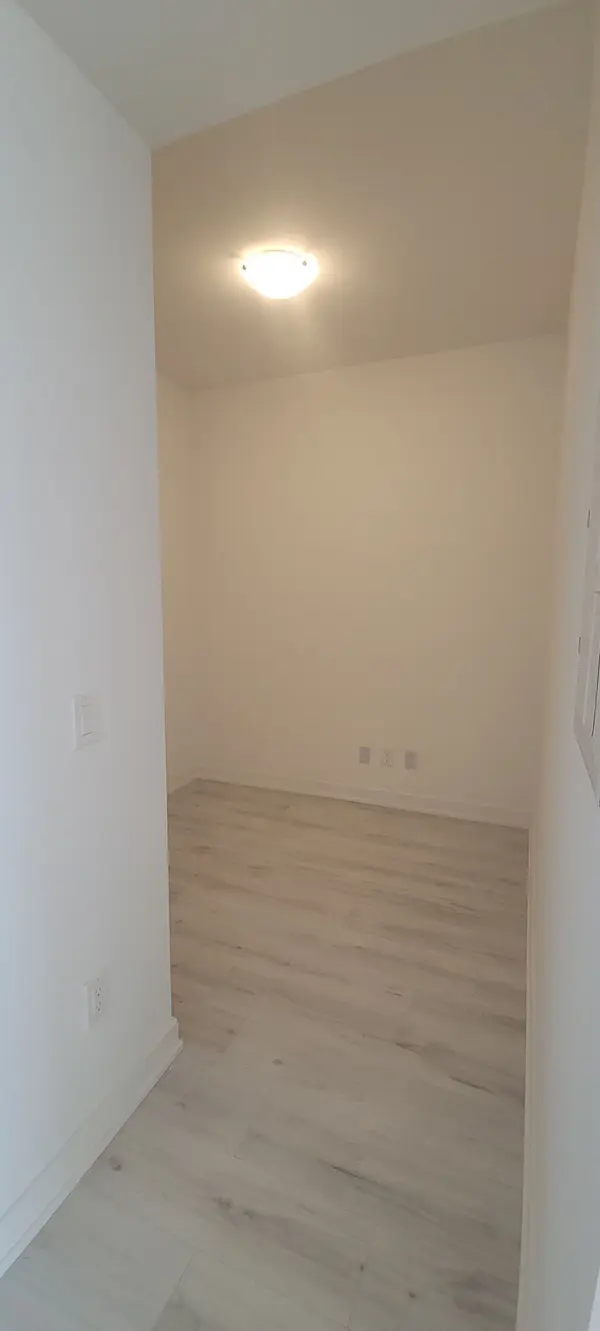 1010 Sandy Beach RD #206, Pickering, ON L1W 0C7