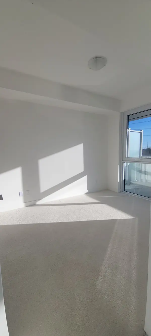 1010 Sandy Beach RD #206, Pickering, ON L1W 0C7