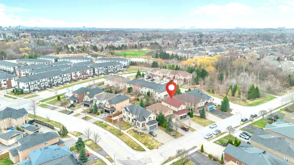 45 Naughton DR, Richmond Hill, ON L4C 0R2