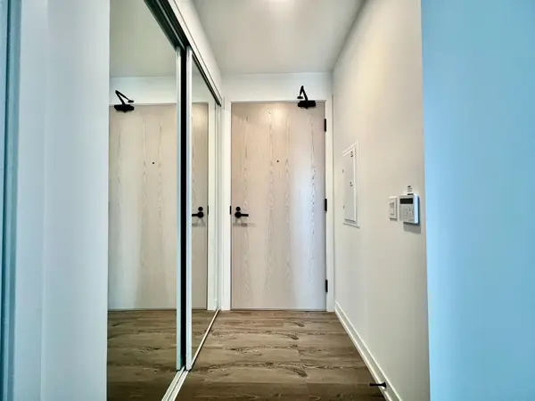 28 Interchange WAY #812, Vaughan, ON L4K 0P8