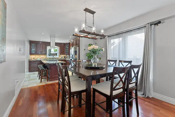 22 Strangway CT, Brampton, ON L6Z 4L4