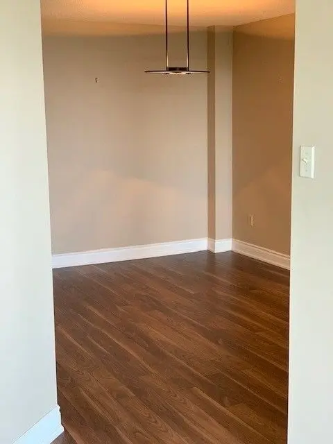 1300 Islington AVE #2405, Toronto W08, ON M9A 5C4