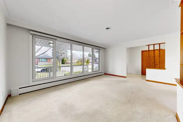 27 Peacham CRES, Toronto W05, ON M3M 1S2