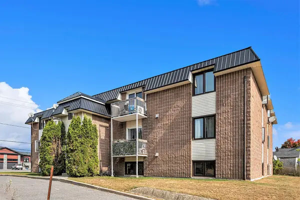 875 LAURIER ST #4, Clarence-rockland, ON K4K 1E6