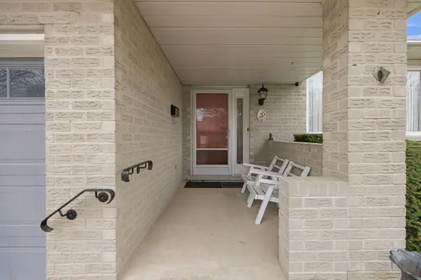 3 Elderwood DR, St. Catharines, ON L2S 3E9