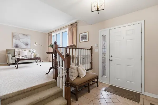 3 Elderwood DR, St. Catharines, ON L2S 3E9