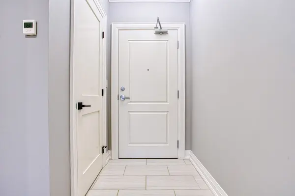 257 Millen RD #205, Hamilton, ON L8E 2H1