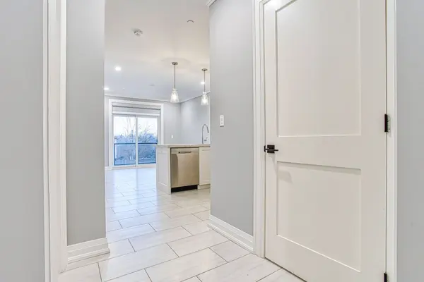 257 Millen RD #205, Hamilton, ON L8E 2H1