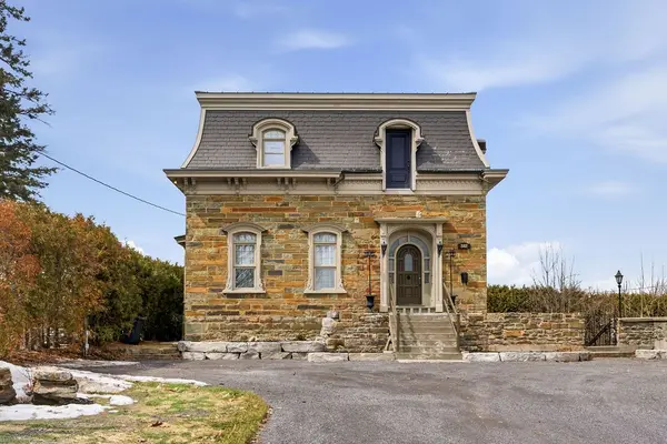 382 Mcgill ST, Hawkesbury, ON K6A 1R2