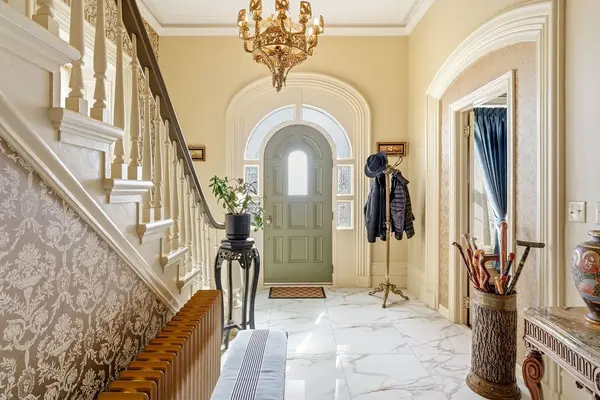 382 Mcgill ST, Hawkesbury, ON K6A 1R2