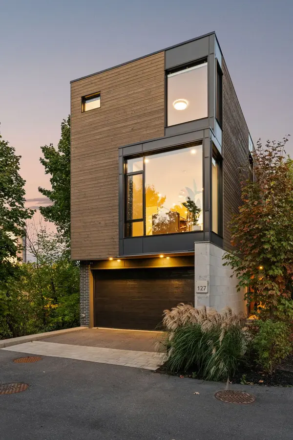 127 Peridot Private, Dows Lake - Civic Hospital And Area, ON K2C 3M3