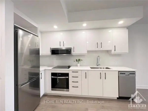 340 QUEEN ST #1710, Ottawa Centre, ON K1R 0G1