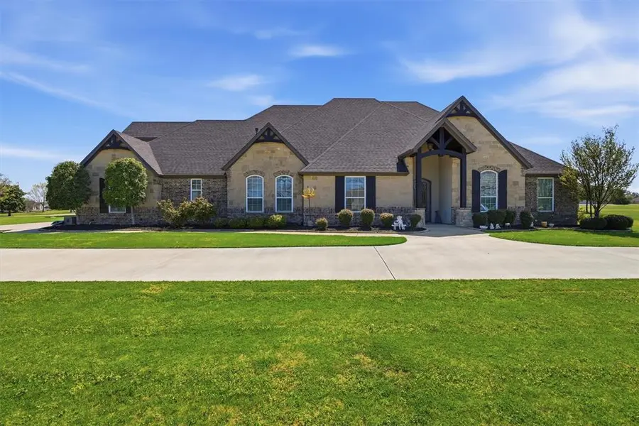 1201 E Iberian Court, Granbury, TX 76048