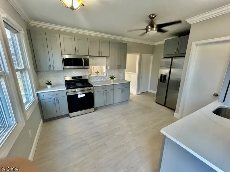 14 Guenther Pl, Passaic City, NJ 07055