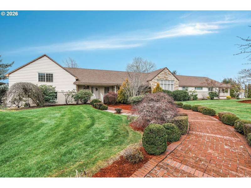 710 N MOLALLA AVE, Molalla, OR 97038