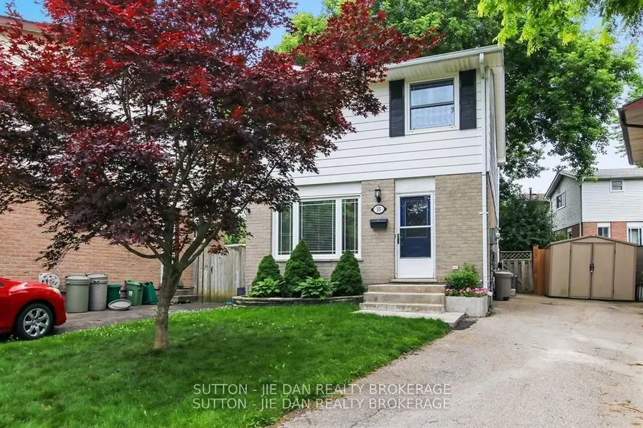 55 CONSTABLE CT, London North, ON N6G 3N7