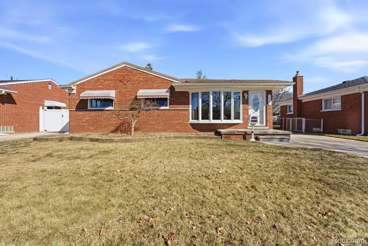 3345 Maidstone ST, Trenton, MI 48183