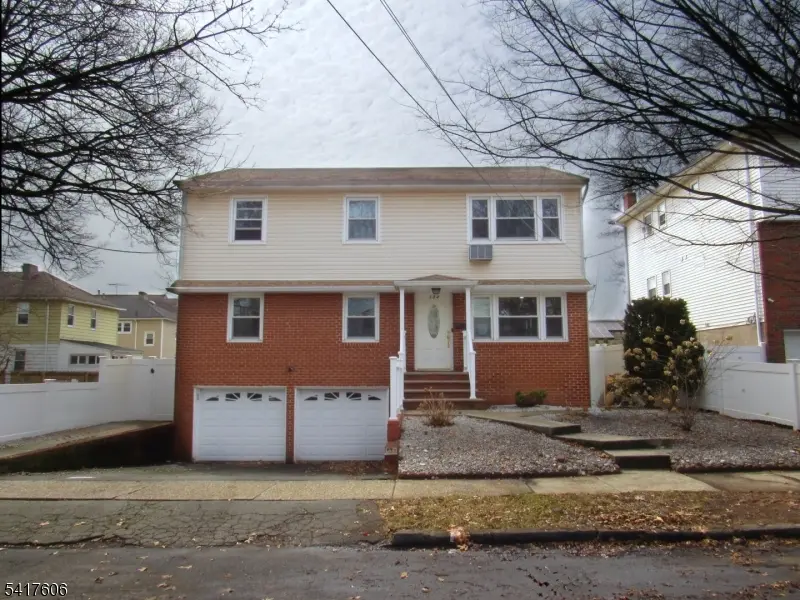 132 Oak St, Rahway City, NJ 07065