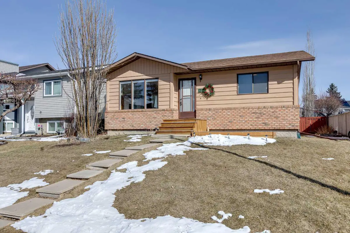 21 Mountain CIR SE, Airdrie, AB T4A 1X8