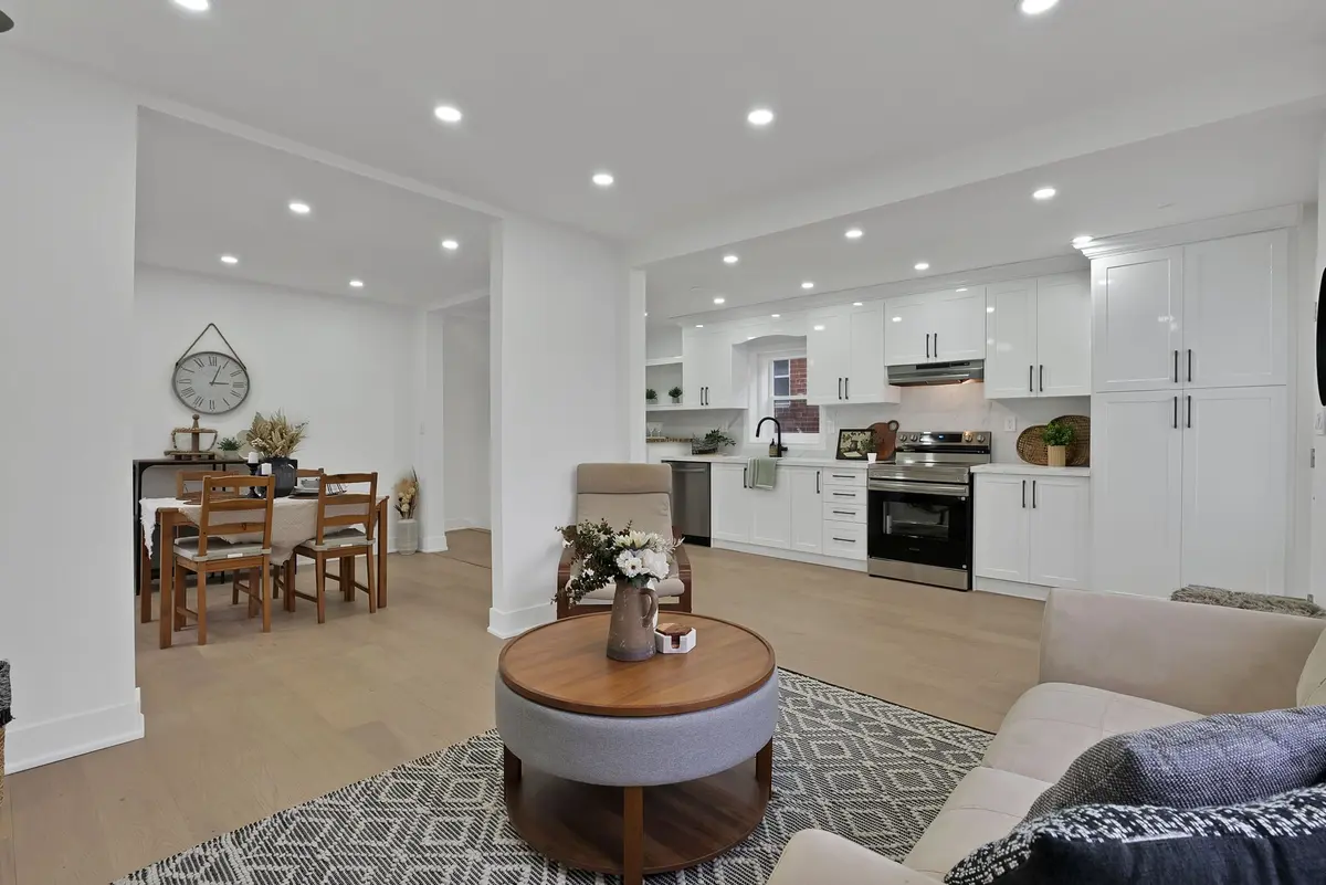 40 Leroy AVE, Toronto E03, ON M4J 4G8