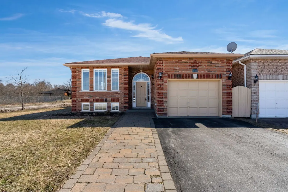67 Forest Dale DR, Barrie, ON L4M 6M9