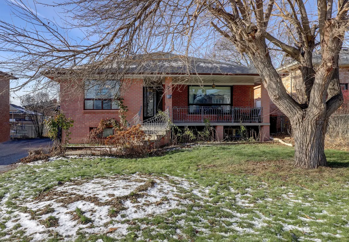 56 Wendell AVE, Toronto W04, ON M9N 3K7