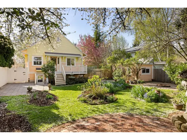 2136 SE 38TH AVE, Portland, OR 97214