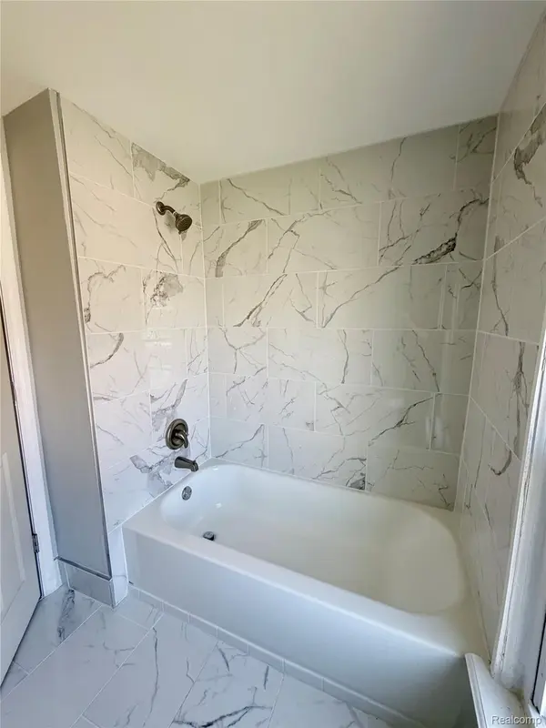 37 Le Blanc, River Rouge, MI 48218