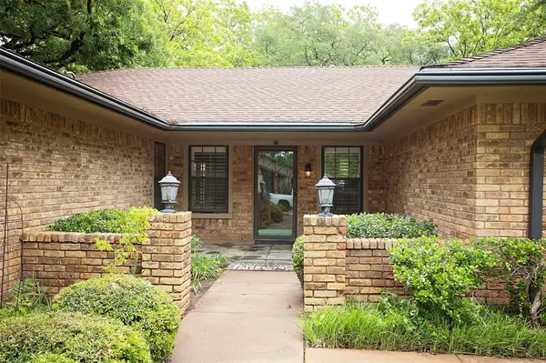 1305 Cliff Drive, Graham, TX 76450